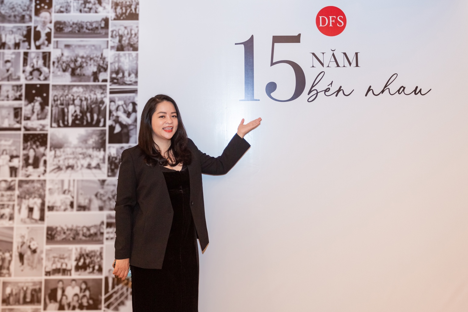 Sarah chia sẻ kinh nghiệm bán lẻ tại một sự kiện